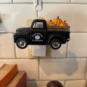 Bath & Body Works Black Pumpkin Truck Wallflower Scent Control Plug
